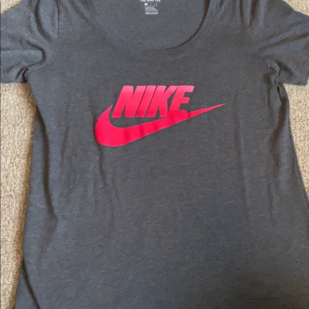 Womens Nike tee
